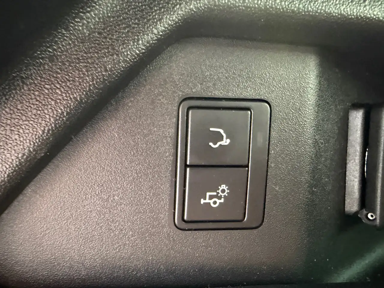 Land Rover Discovery Sport P300e 1.5 R-Dynamic HSE, миниатюра 25
