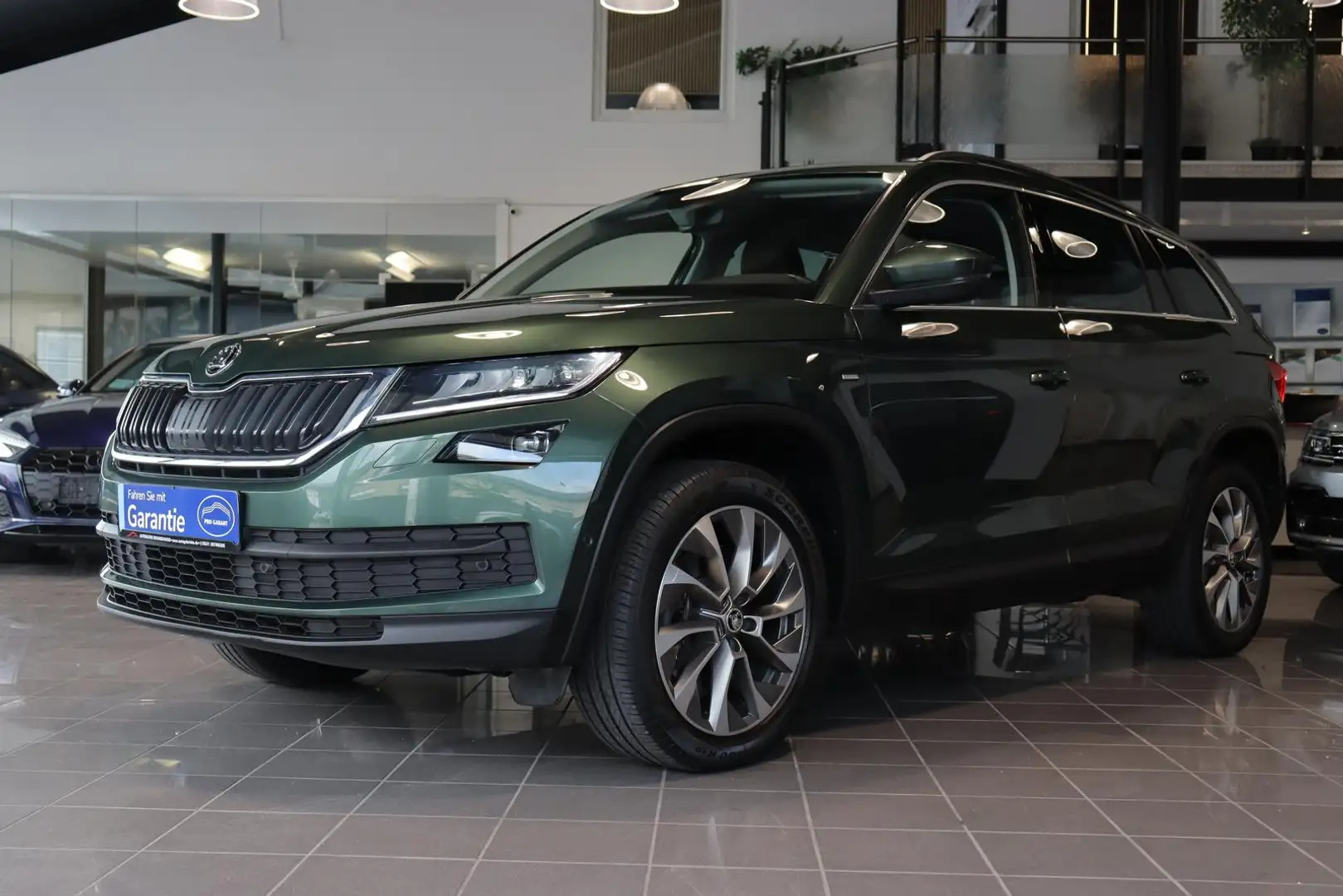 Skoda Kodiaq 2.0 TDI DSG 7-SITZE *VIRTUAL*ACC*CAM*AHK* Grün - 2