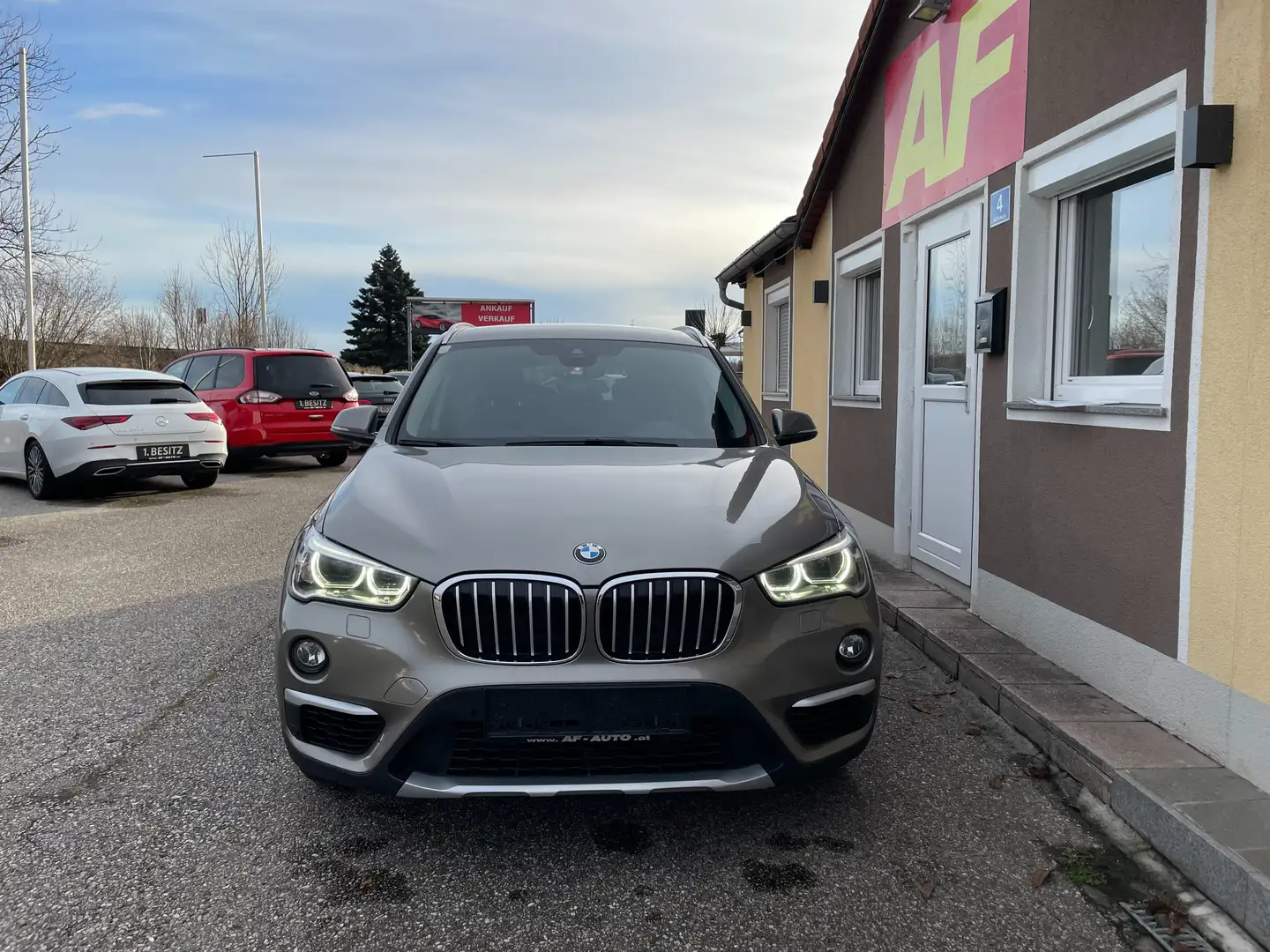 BMW X1 sDrive 18 d xLine | NAVI | 8-FACH BEREIFT | LED Grau - 2