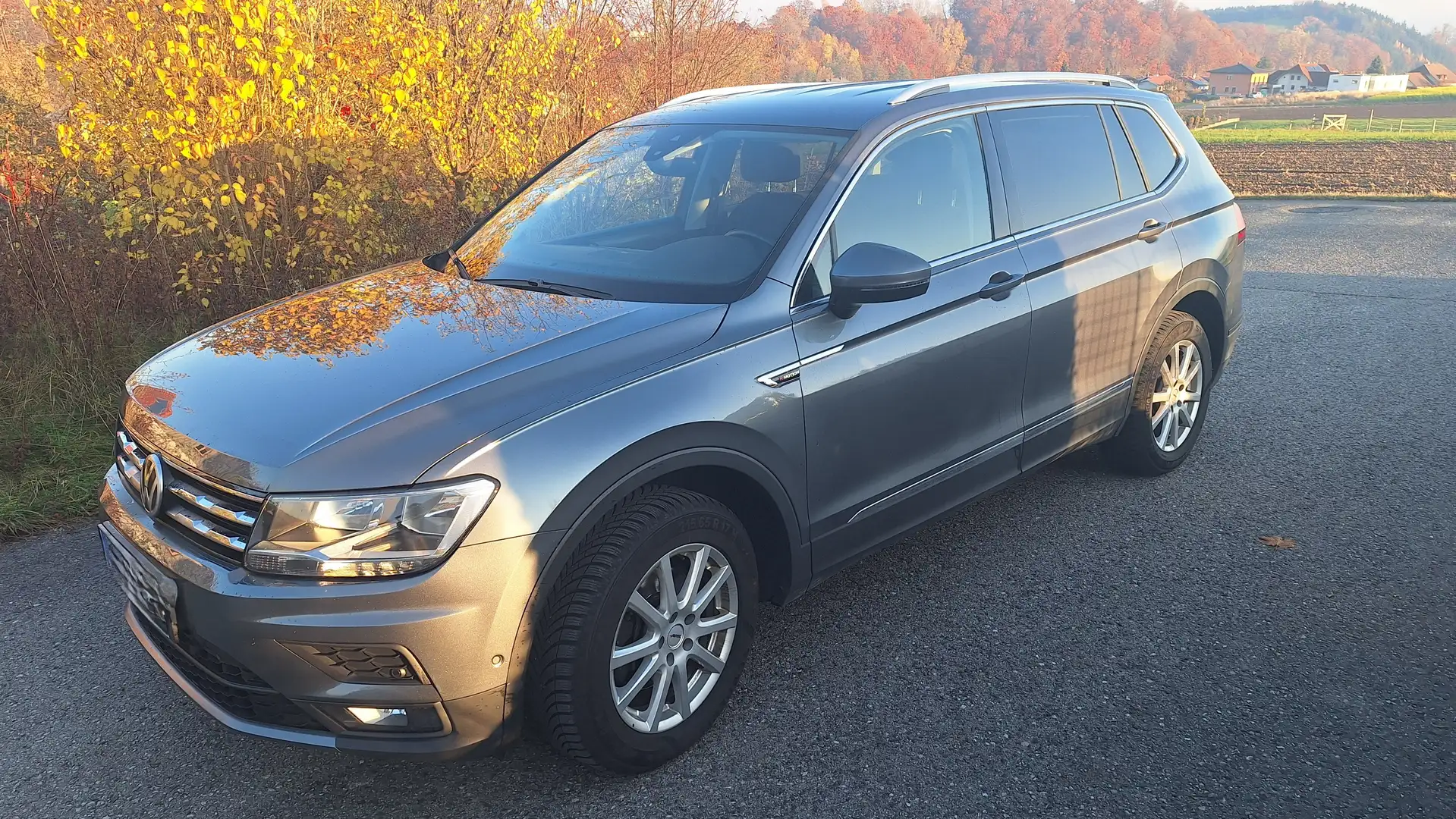 Volkswagen Tiguan Allspace Tiguan 2,0 TDI SCR 4Motion Allspace Comfortline Grau - 1