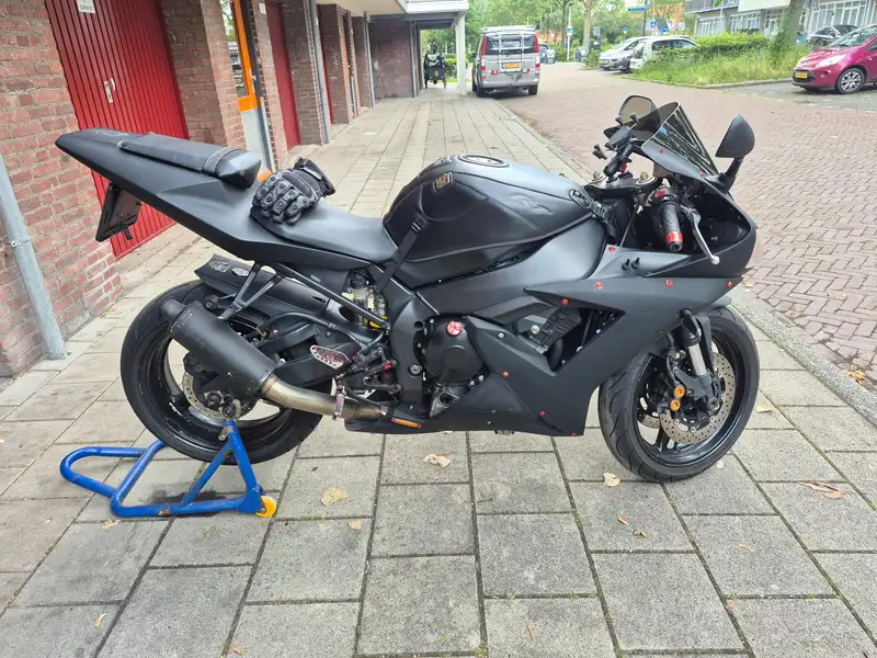 Yamaha YZF-R1