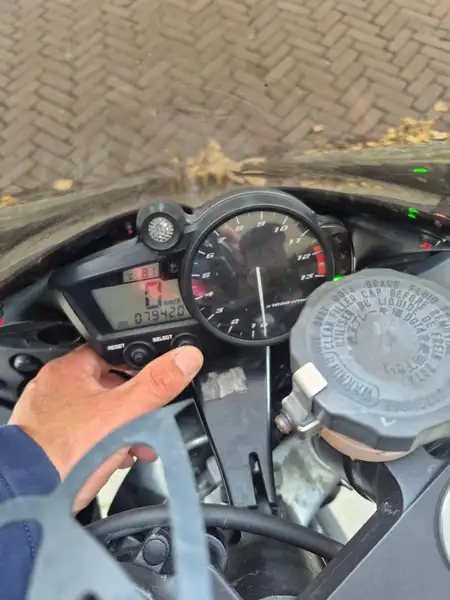 Yamaha YZF-R1 - foto 4
