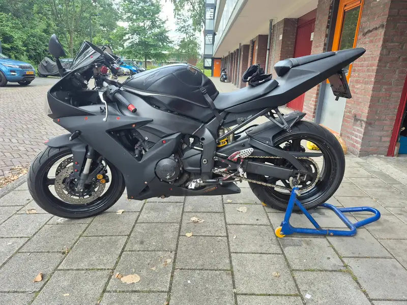 Yamaha YZF-R1 - foto 3