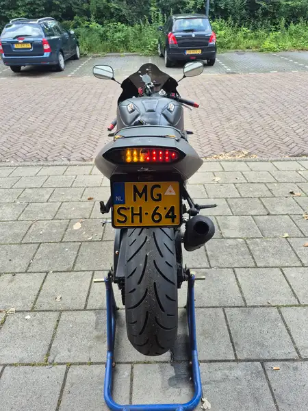 Yamaha YZF-R1 - foto 8
