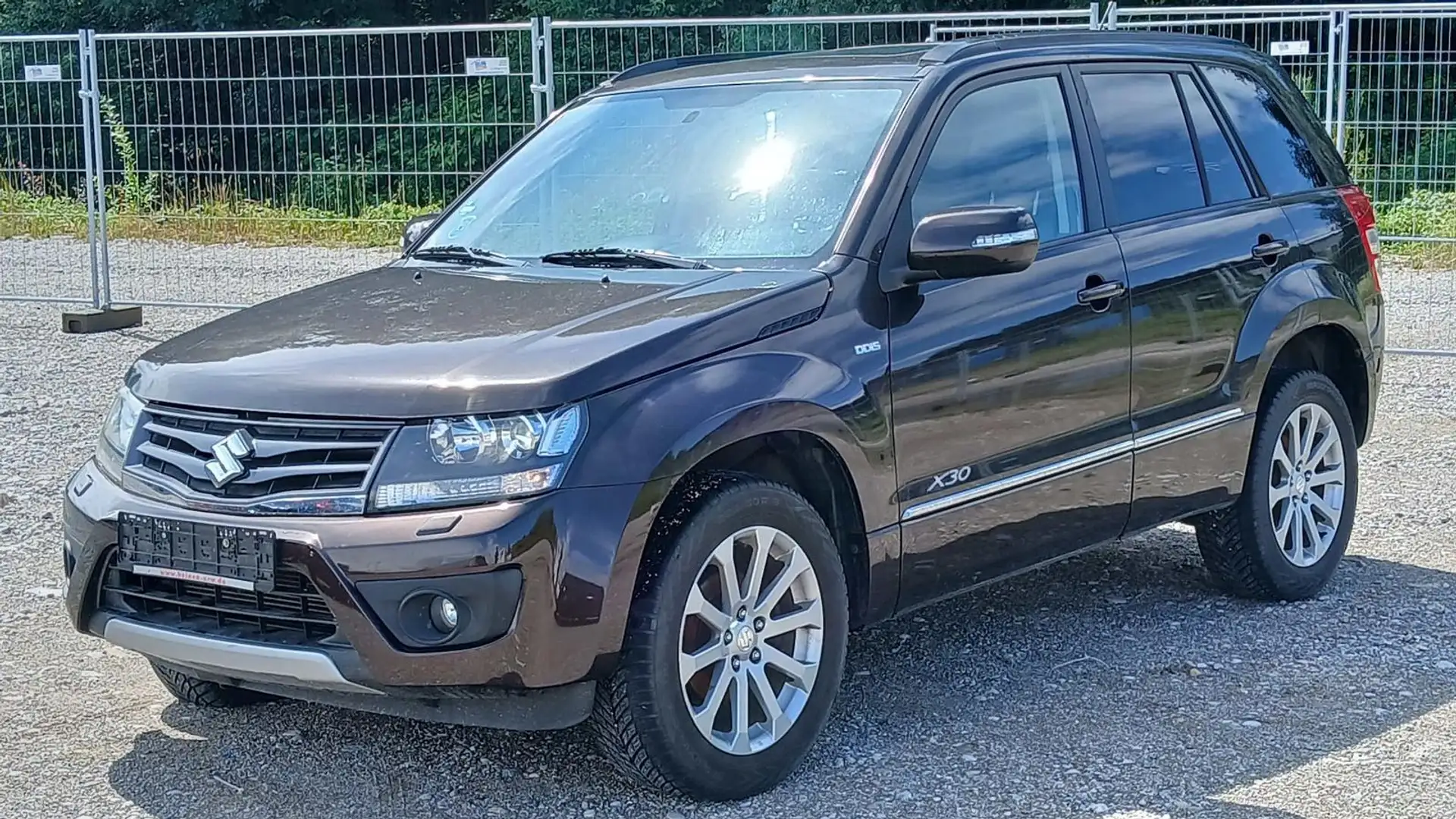 Suzuki Grand Vitara X30 1.9 DDIS 4x4 XENON/LEDER/eGSD Braun - 1