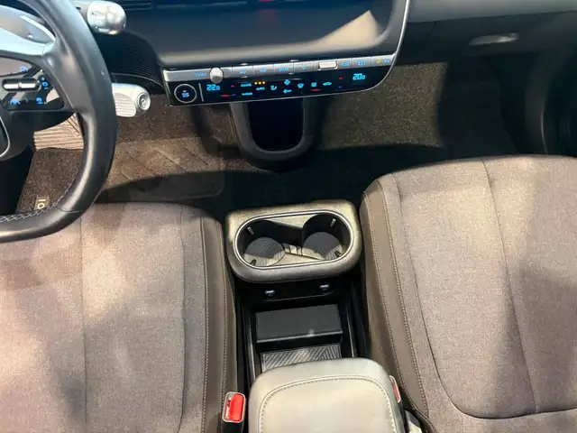 Hyundai Ioniq 5 view 12