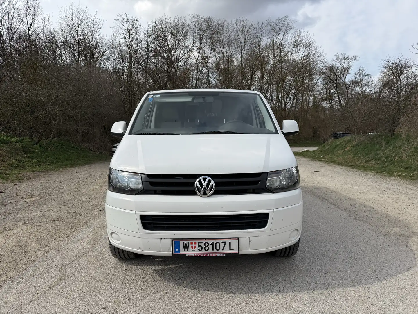 Volkswagen Transporter T5 L2H1 2.0l VB Weiß - 2