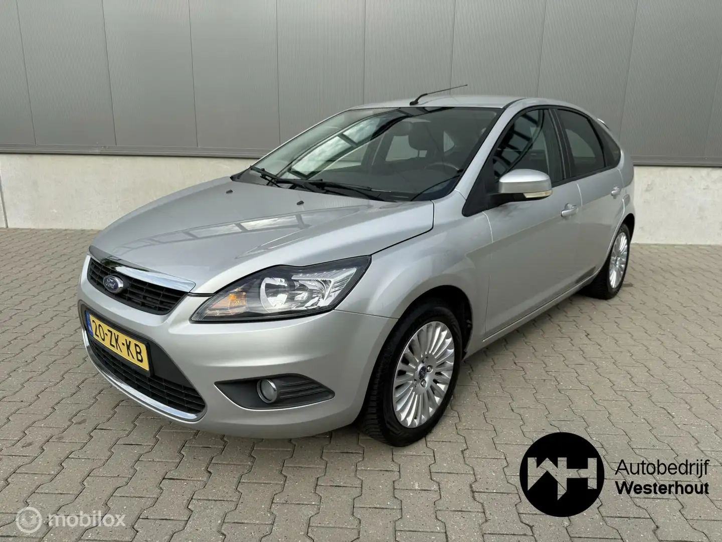 Ford Focus 1.6 Titanium Nieuwe APK NAP AIRCO Grijs - 2