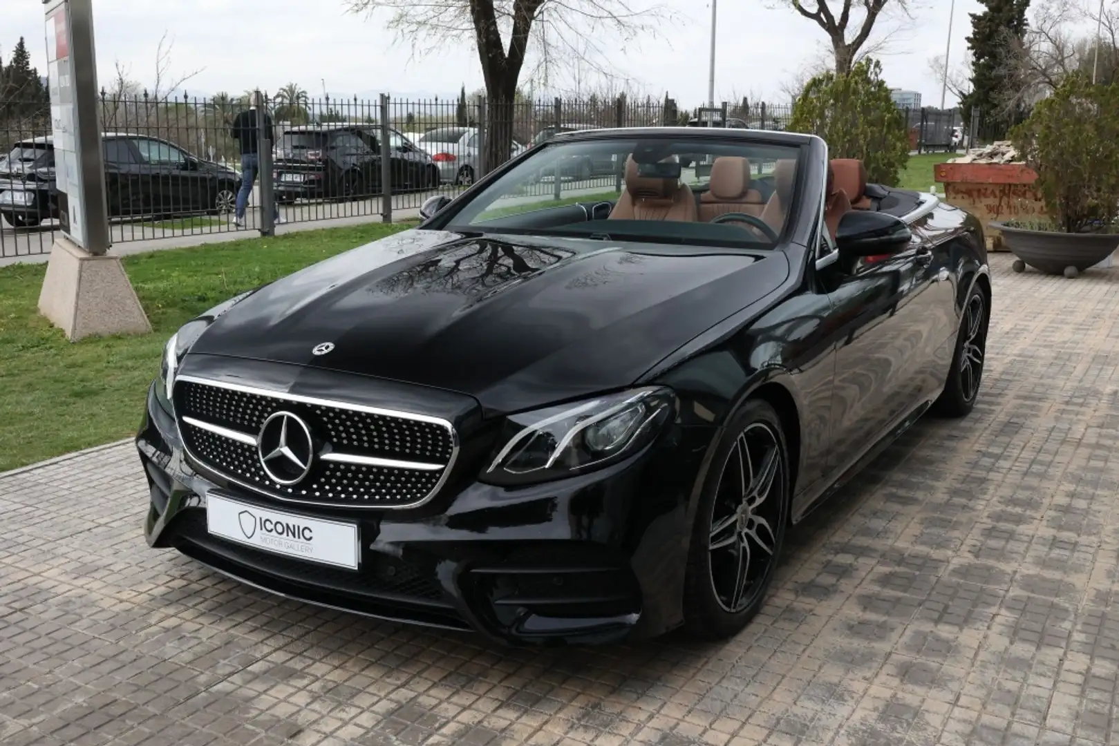 Mercedes-Benz E 300 Cabrio 9G-Tronic Negro - 2