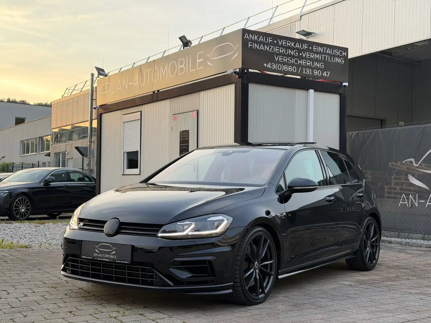 Volkswagen Golf R 7 2,0 TSI DSG 4Motion Akrapovic Finanzierung Schwarz - 1