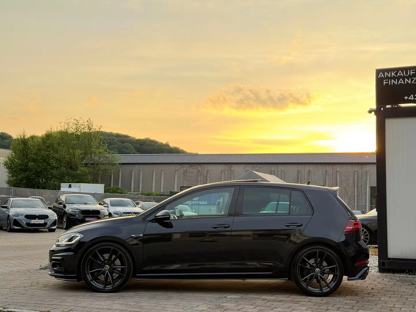 Volkswagen Golf R 7 2,0 TSI DSG 4Motion Akrapovic Finanzierung Schwarz - 2