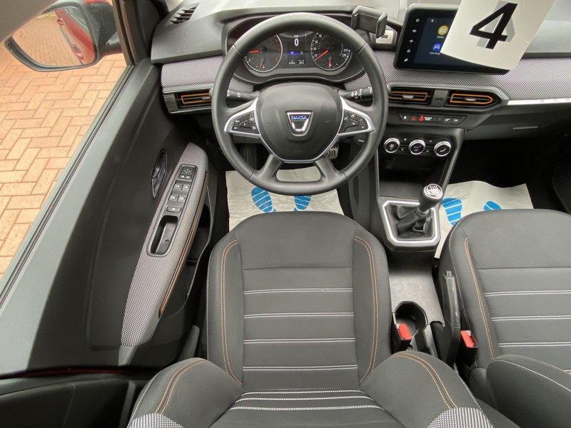 Dacia Sandero Stepway Comfort Kamera PDC CarPlay LED — photo 11
