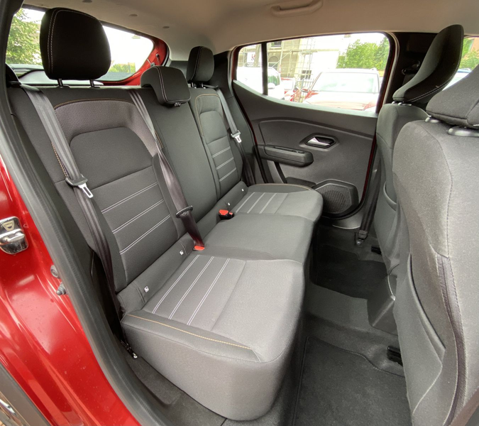 Dacia Sandero Stepway Comfort Kamera PDC CarPlay LED — photo 14