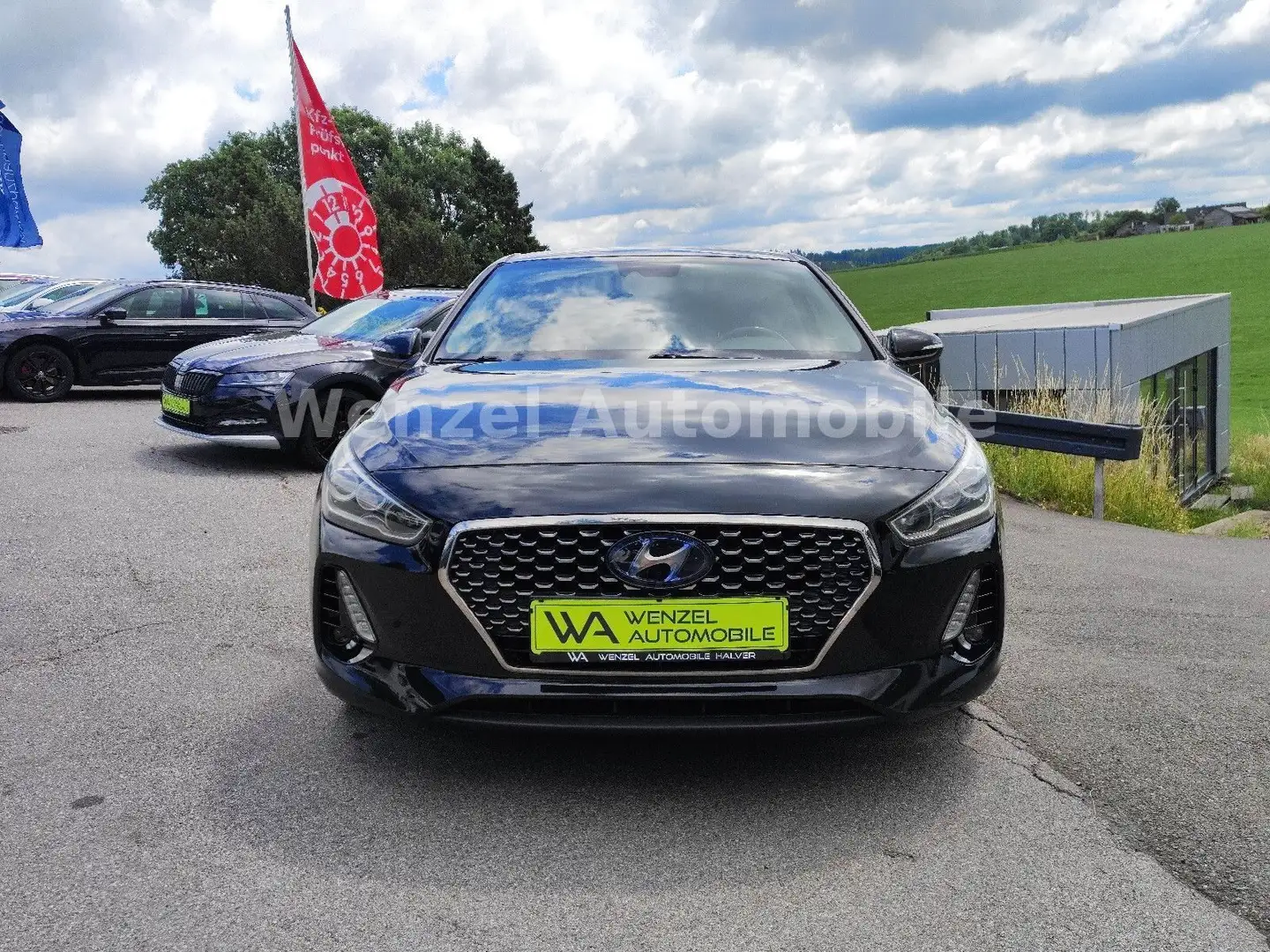 Hyundai i30 Intro *NAVI*PDC*KAM*SH*LHZG* Schwarz - 2
