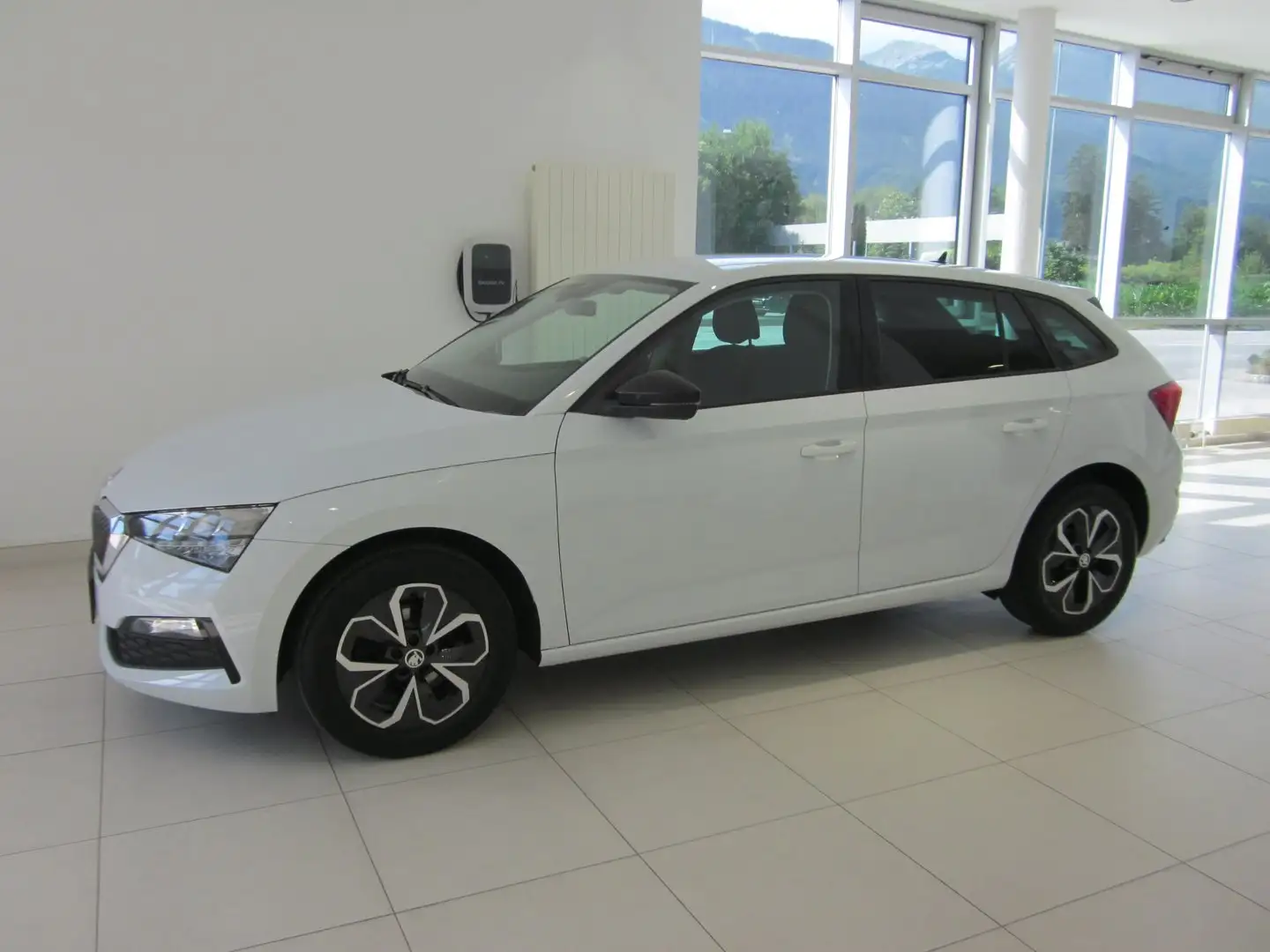 Skoda Scala Ambition TSI Weiß - 2