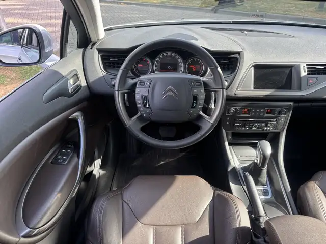 Citroen C5 view 11