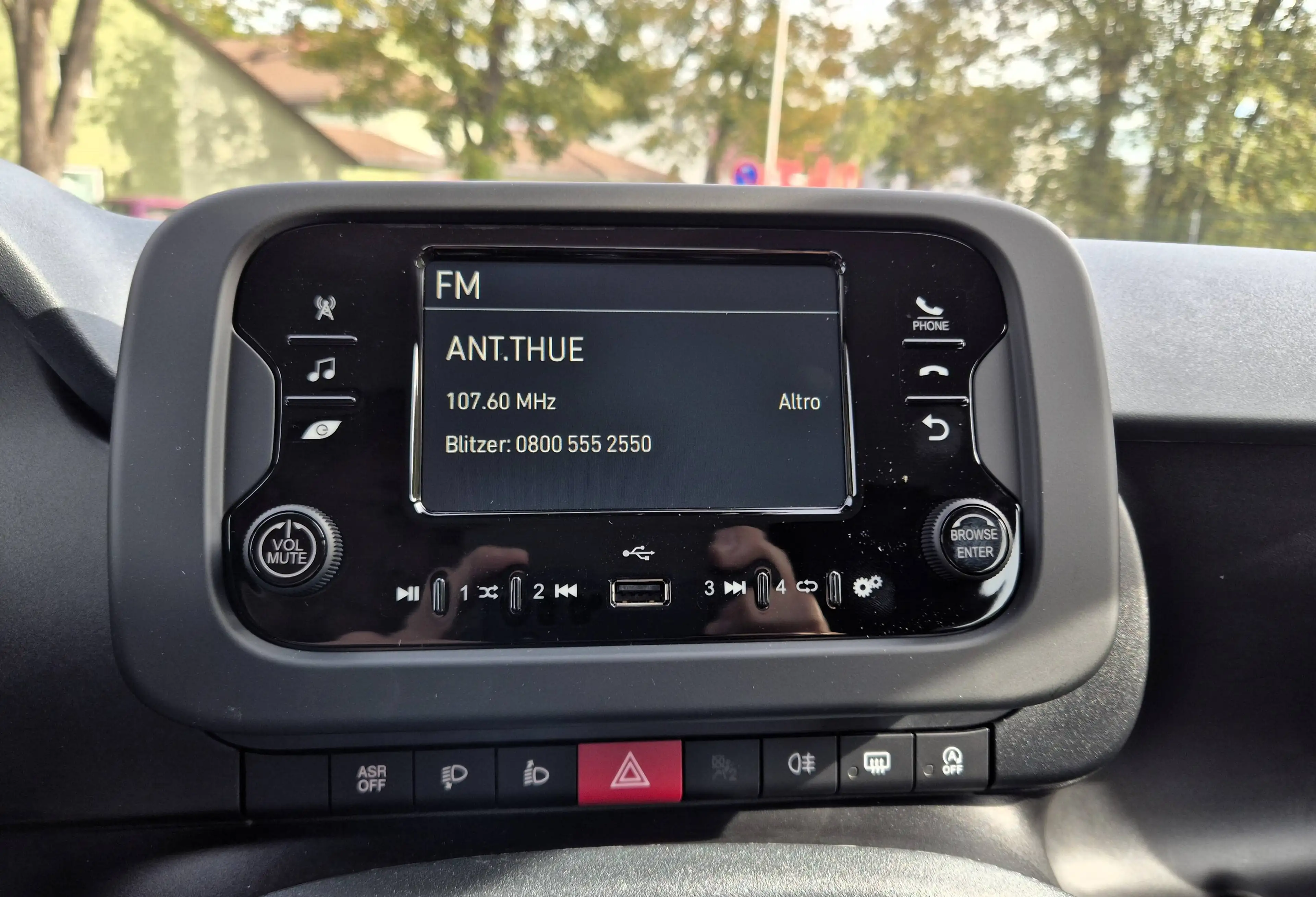 Fiat Pandina 1.0 GSE Hybrid Icon Klima Einparkhilfe DAB+ — photo 15
