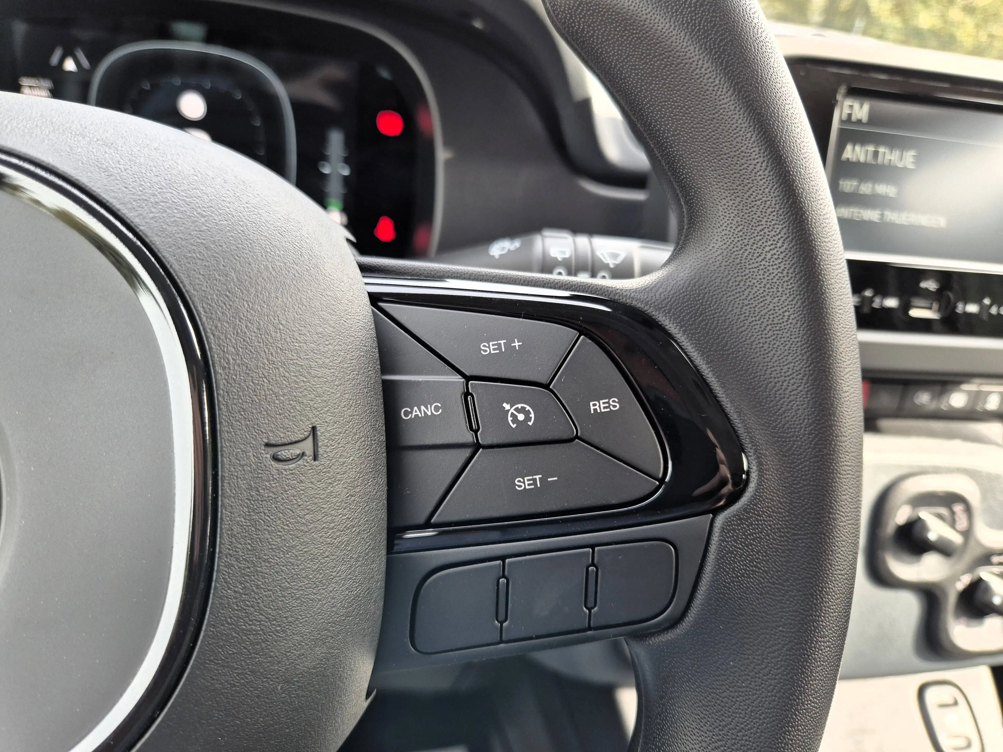Fiat Pandina 1.0 GSE Hybrid Icon Klima Einparkhilfe DAB+ — photo 14