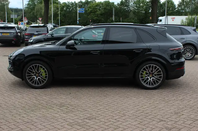 Porsche Cayenne view 7