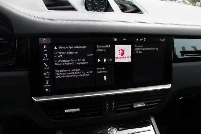 Porsche Cayenne view 23