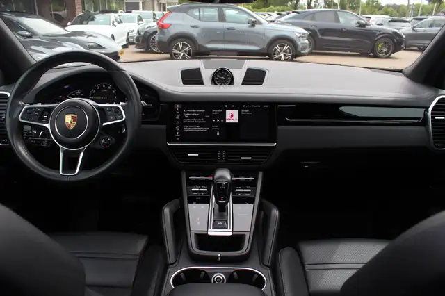 Porsche Cayenne view 2