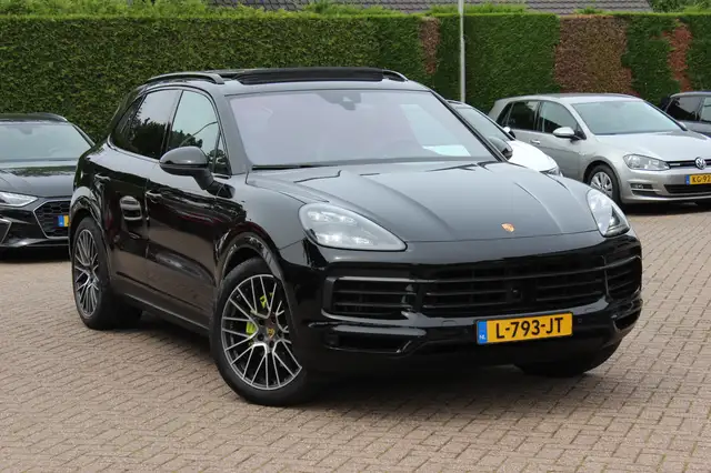 2021 Porsche Cayenne in Black for sale