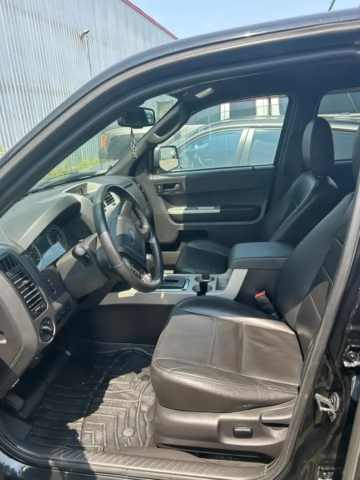 Ford Escape снимка Ford Escape