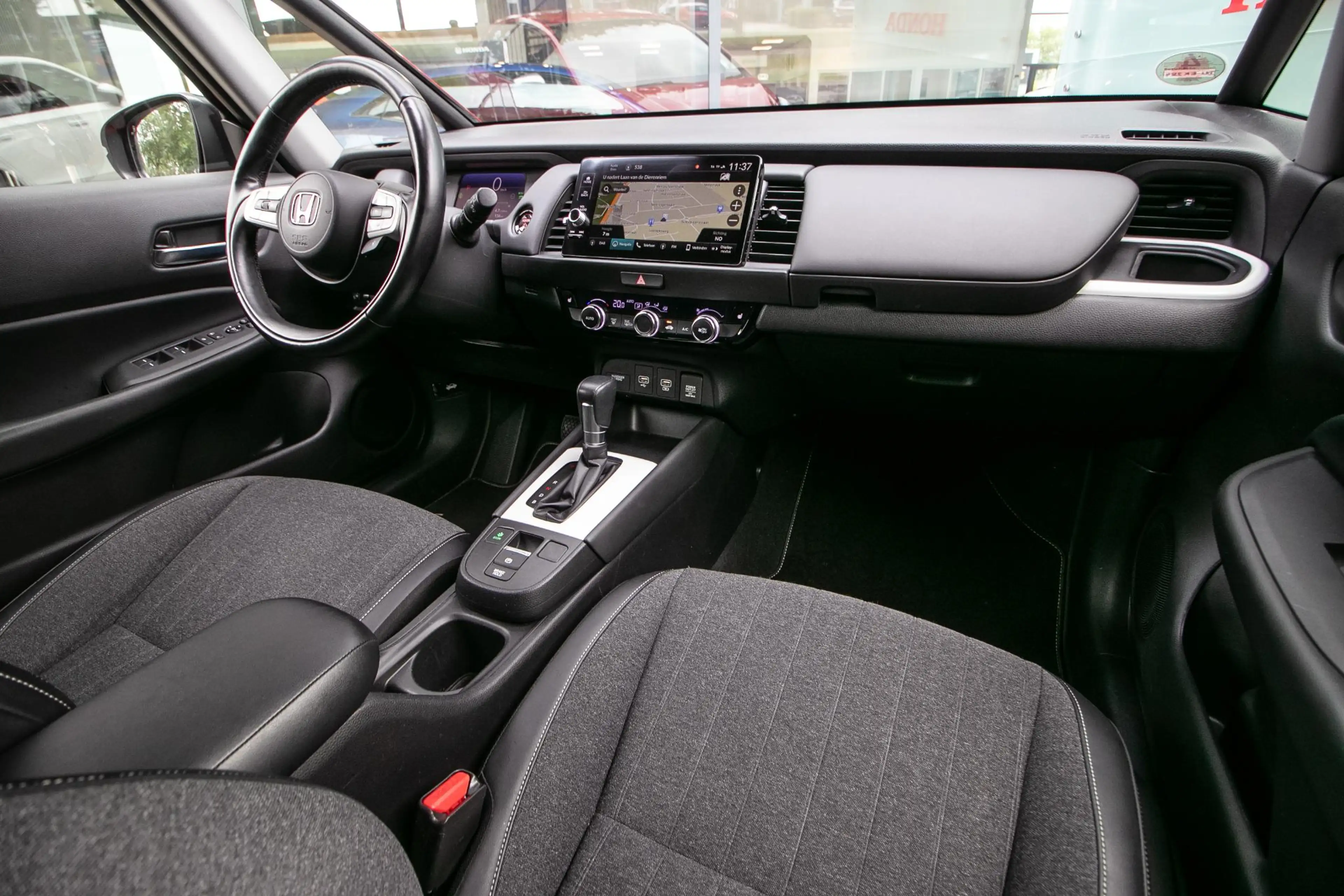 Honda Jazz 1.5 e:HEV Executive — photo 4