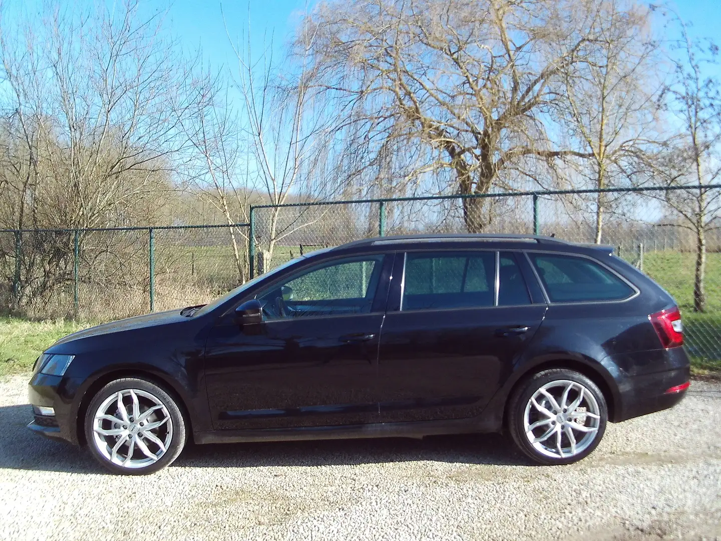 Skoda Octavia Break Benzine 18"Alu Sport EU6 zw Topwagen Nw 20 Noir - 1