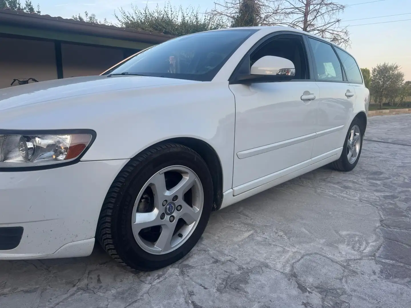 Volvo V50 D2 R-design(problema iniettore) Bianco - 1