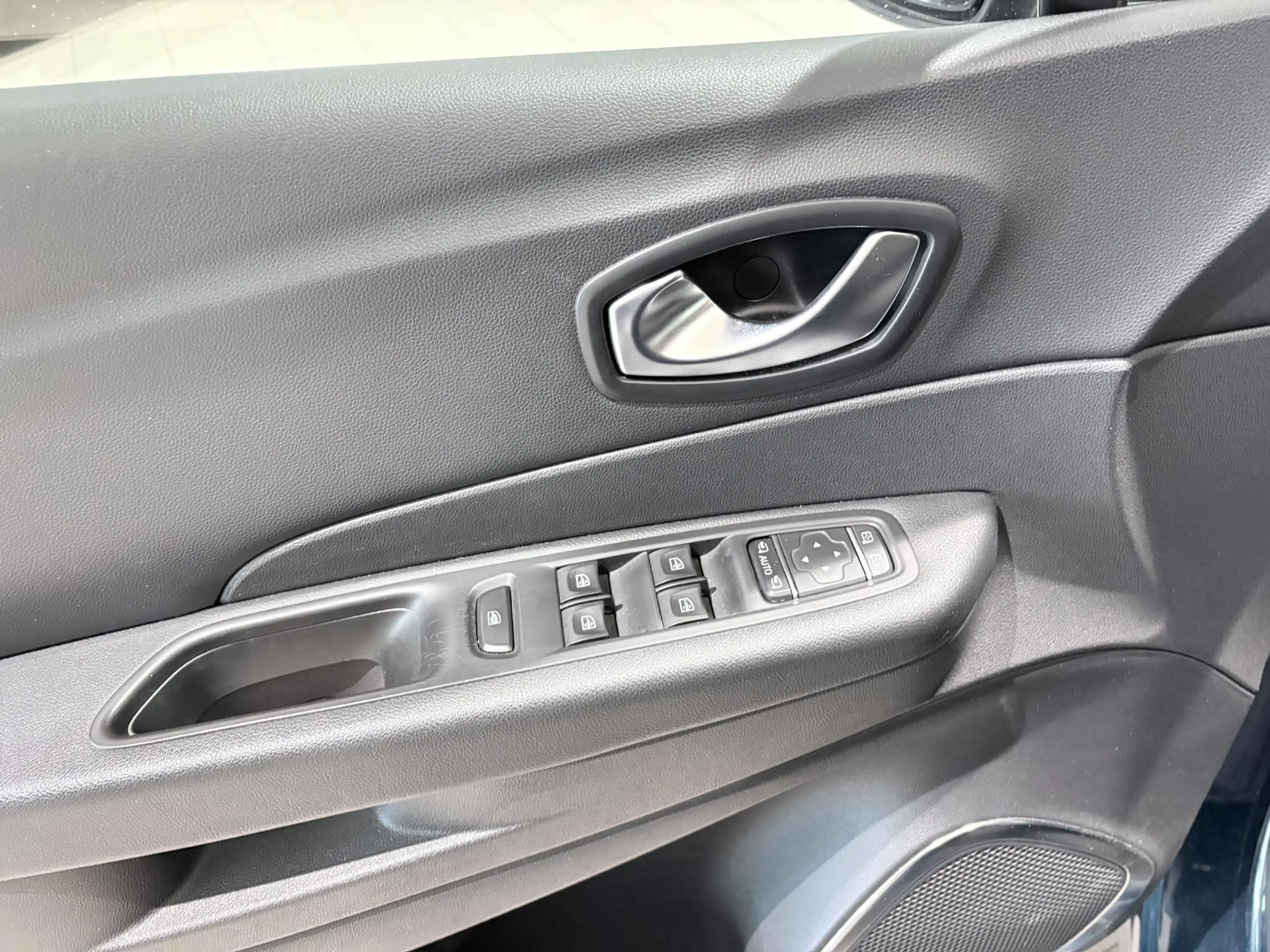 Renault Captur 0.9 TCe Intens — photo 10