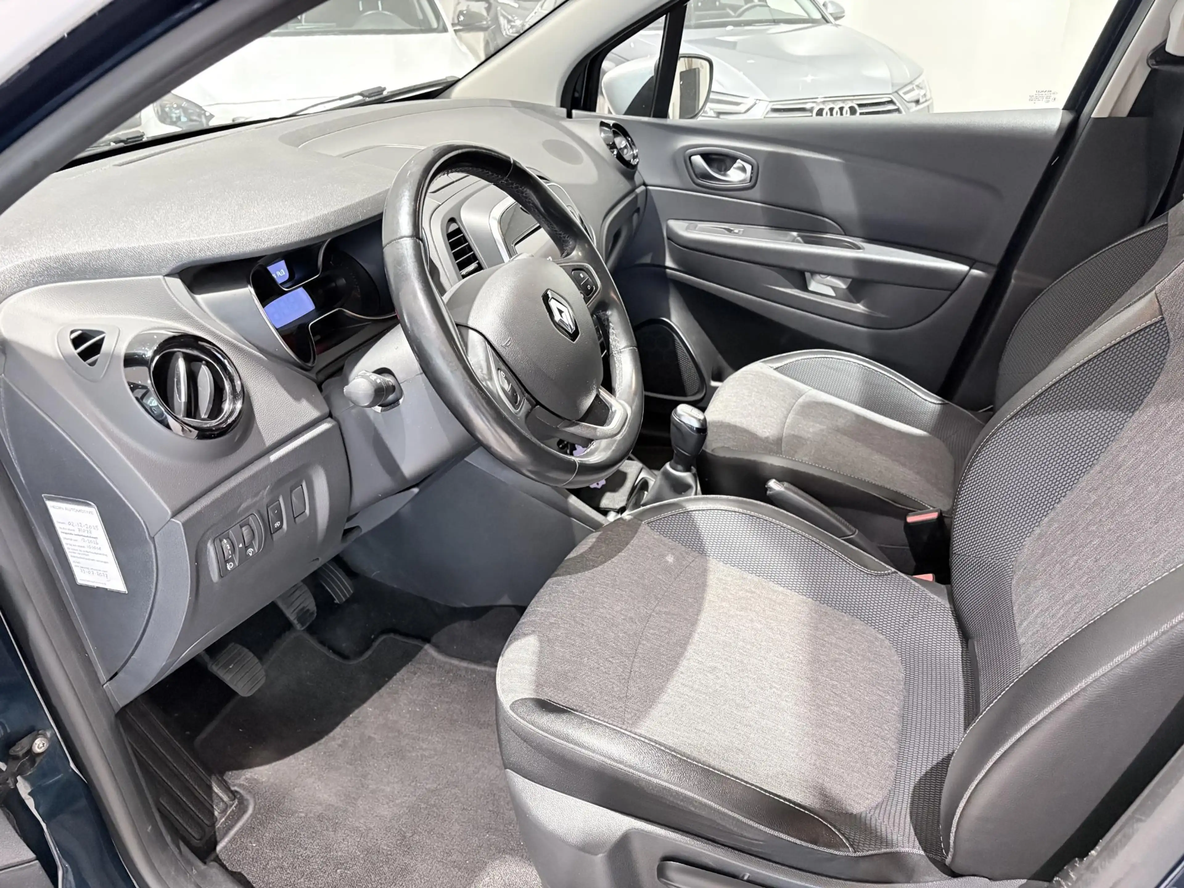 Renault Captur 0.9 TCe Intens — photo 12