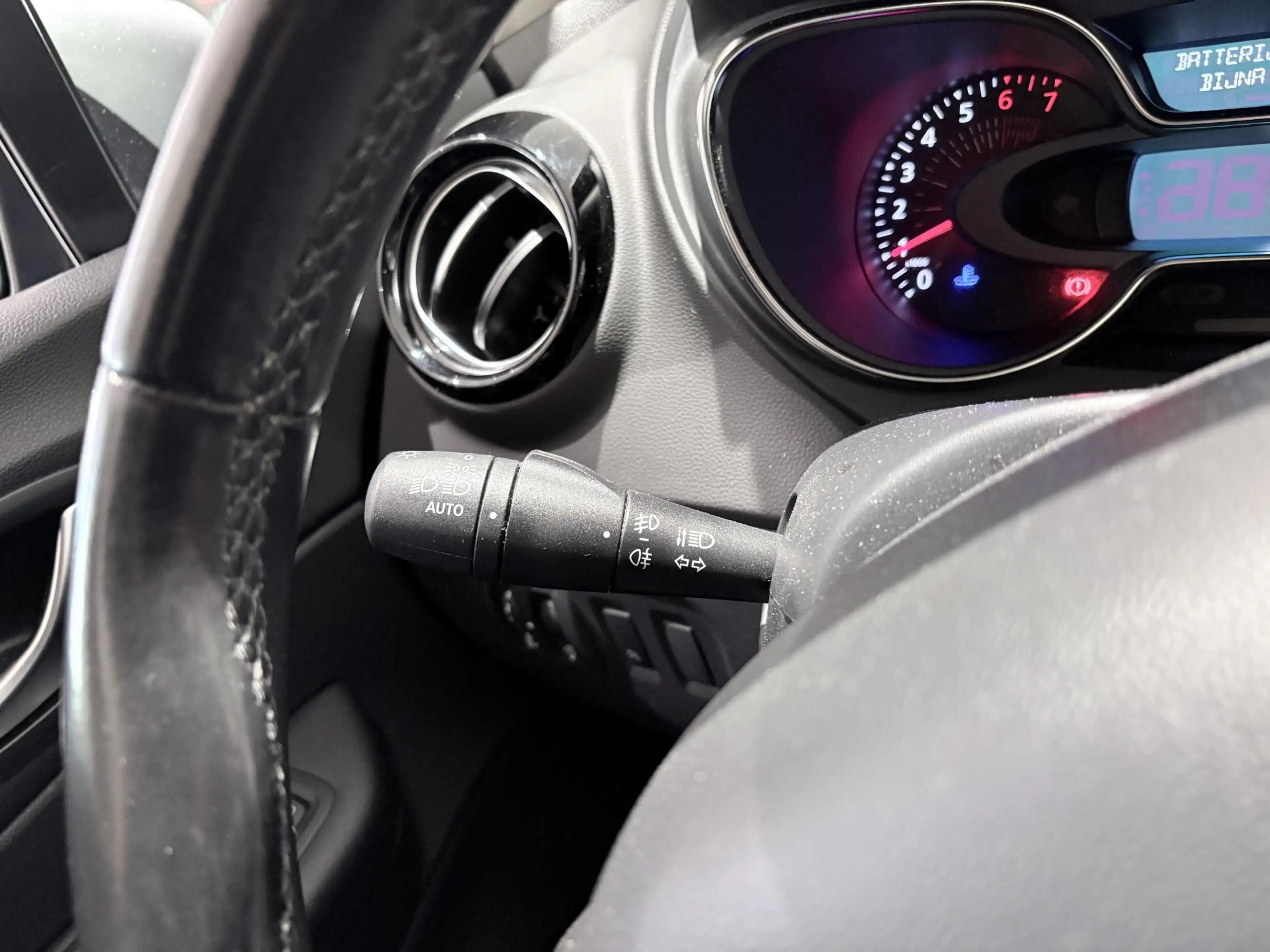 Renault Captur 0.9 TCe Intens — photo 13
