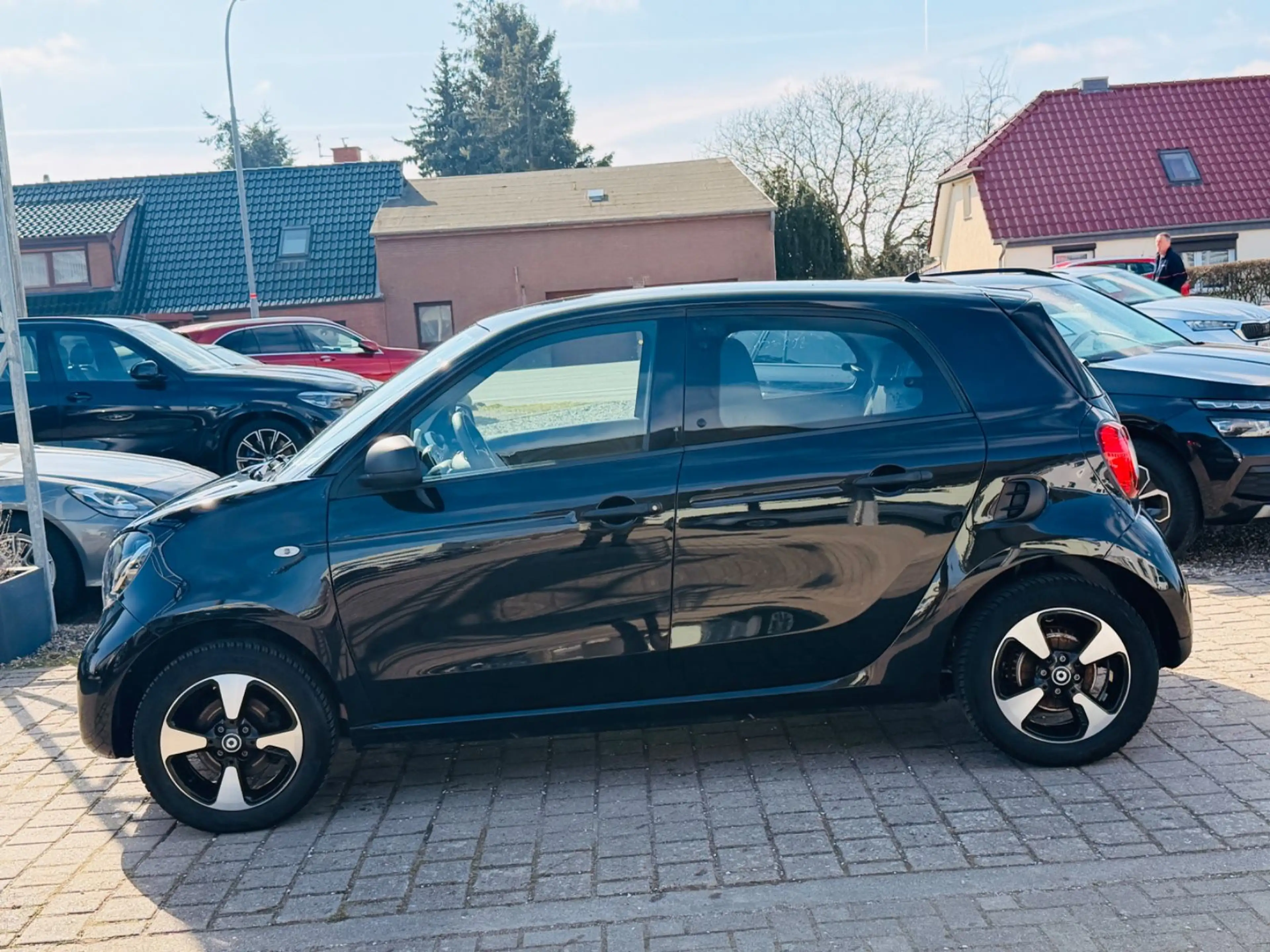 smart forFour edition crosstown*TEMPOMAT*KLIMA*PDC*MFL — photo 4