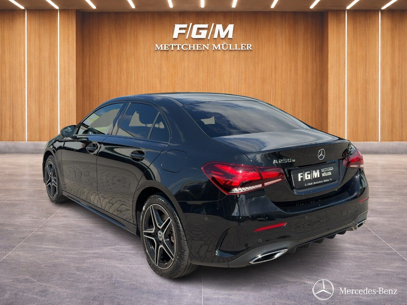 Mercedes-Benz A 250 A 250e Limousine AMG-Line/Night/R.Kamera/CarPlay — photo 2