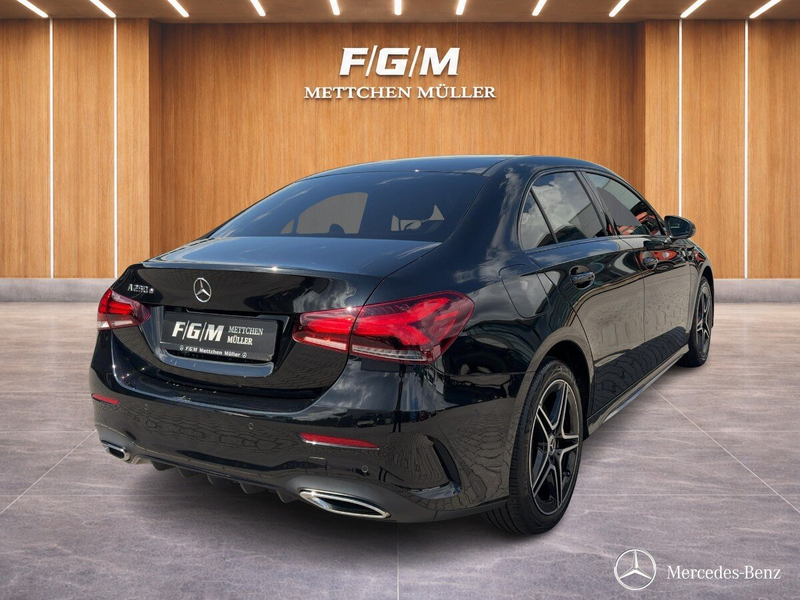 Mercedes-Benz A 250 A 250e Limousine AMG-Line/Night/R.Kamera/CarPlay — photo 3