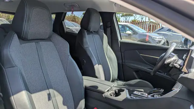 Peugeot 3008 view 8