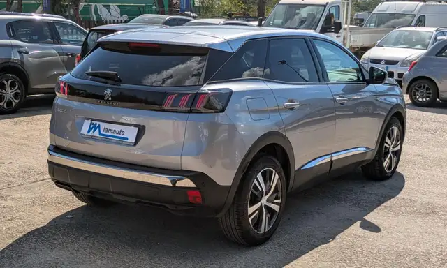 Peugeot 3008 view 4