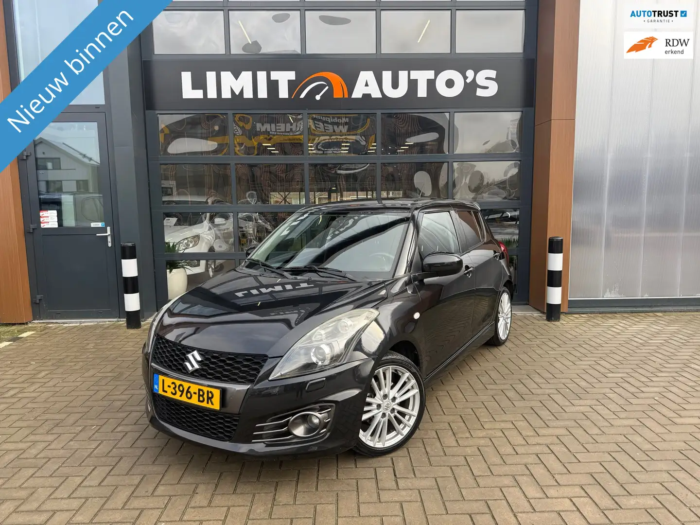 Suzuki Swift 1.6 Sport Climate/Cruise/Keyless/Xenon/St.verwarmi Schwarz - 1