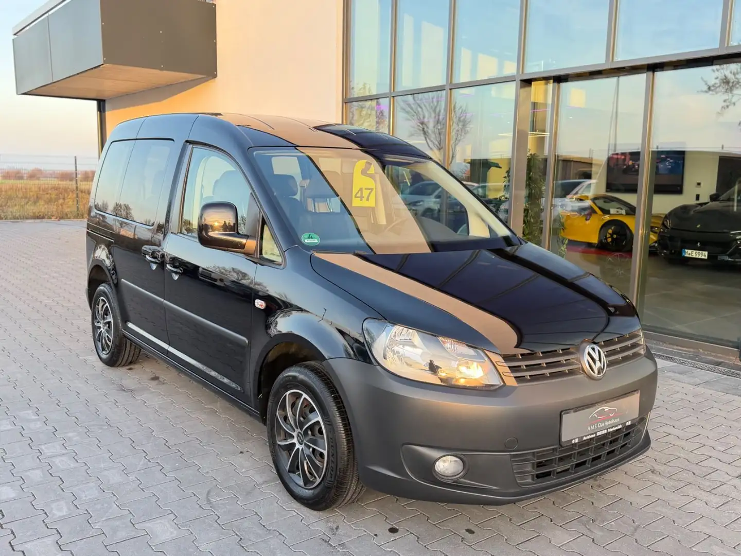 Volkswagen Caddy 1.2 TSI 5 Sitzer Klima Schwarz - 2