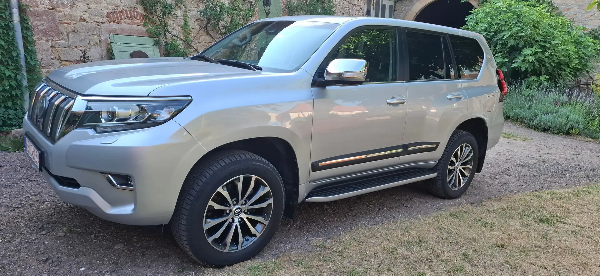 Toyota Land Cruiser 2.8 D-4D AUTOM. TEC-EDITION 1.HAND! NUR 21000 KM! Argent - 1