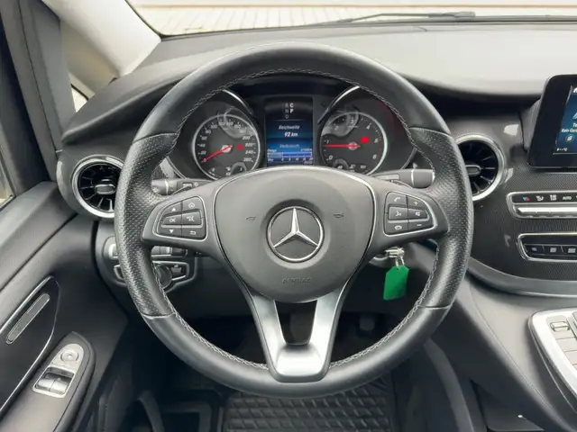 Mercedes-Benz V 220 d Lang RFK  6-Sitzer Ansicht 11