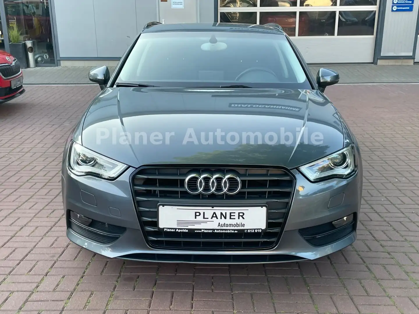 Audi A3 Sportback attraction XENON Navi HU/AU Service Grau - 2