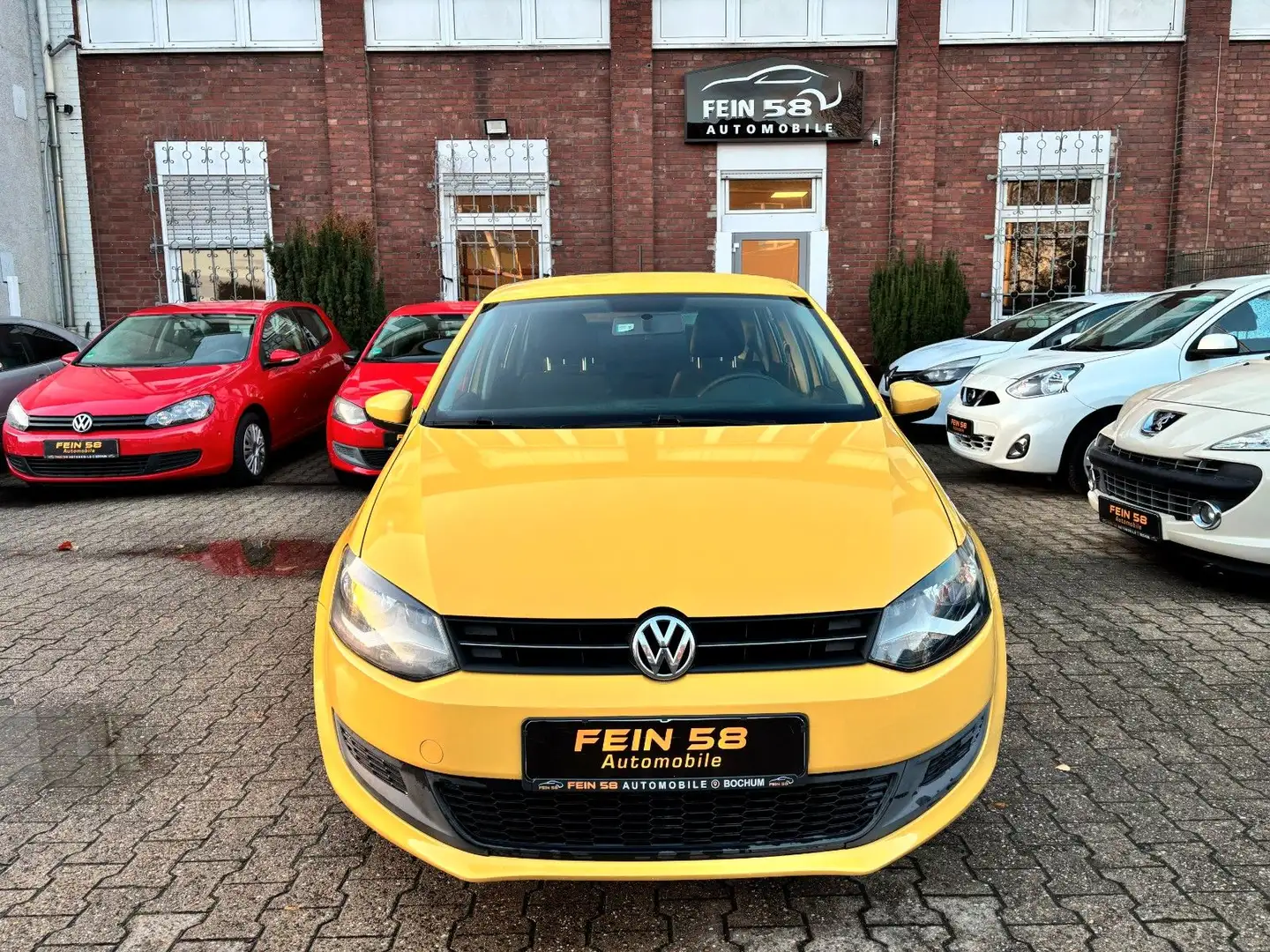 Volkswagen Polo V Comfortline,HU/AU 01/27 Jaune - 2