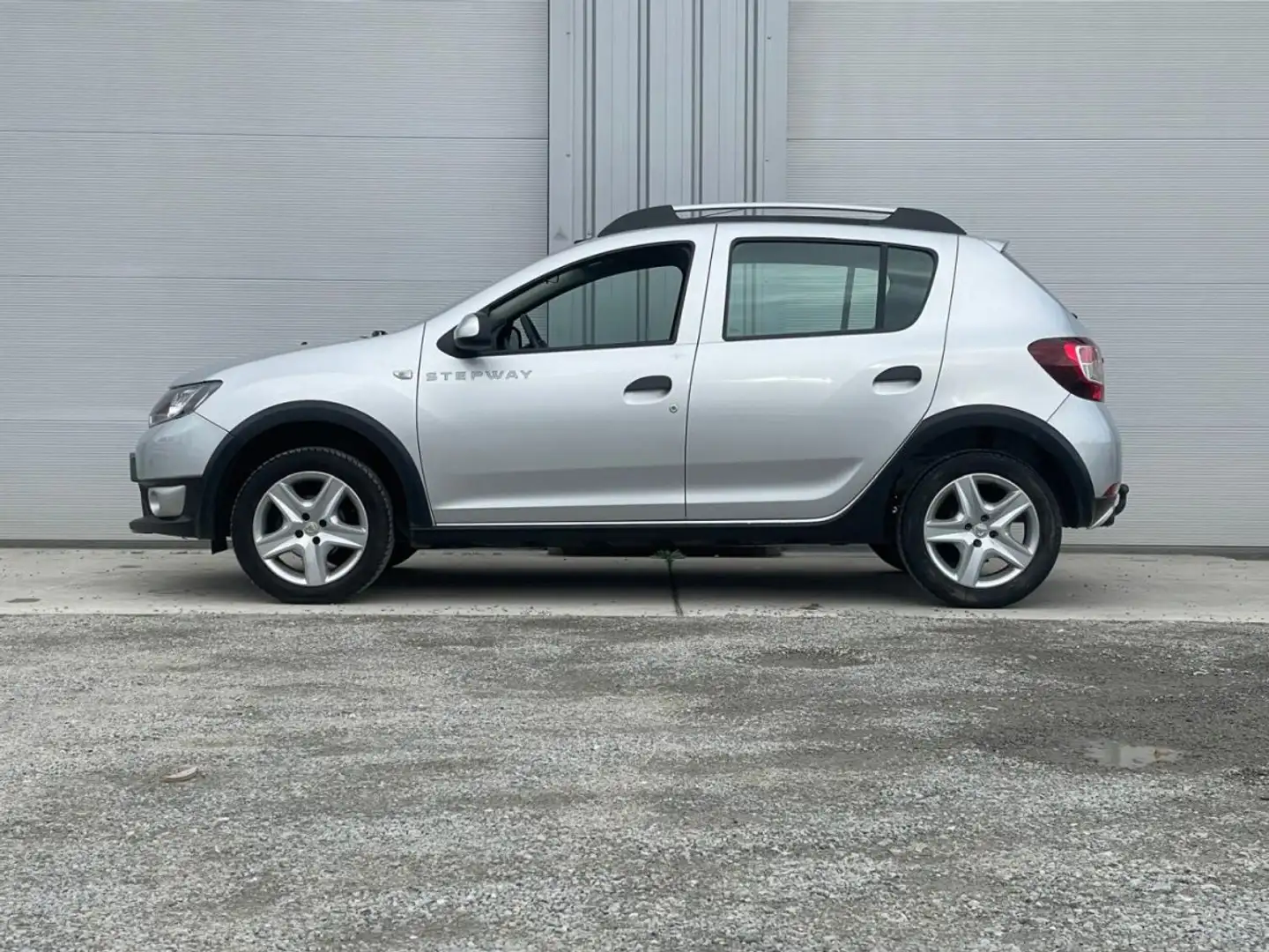 Dacia Sandero STEPWAY TCE 90 Gris - 2