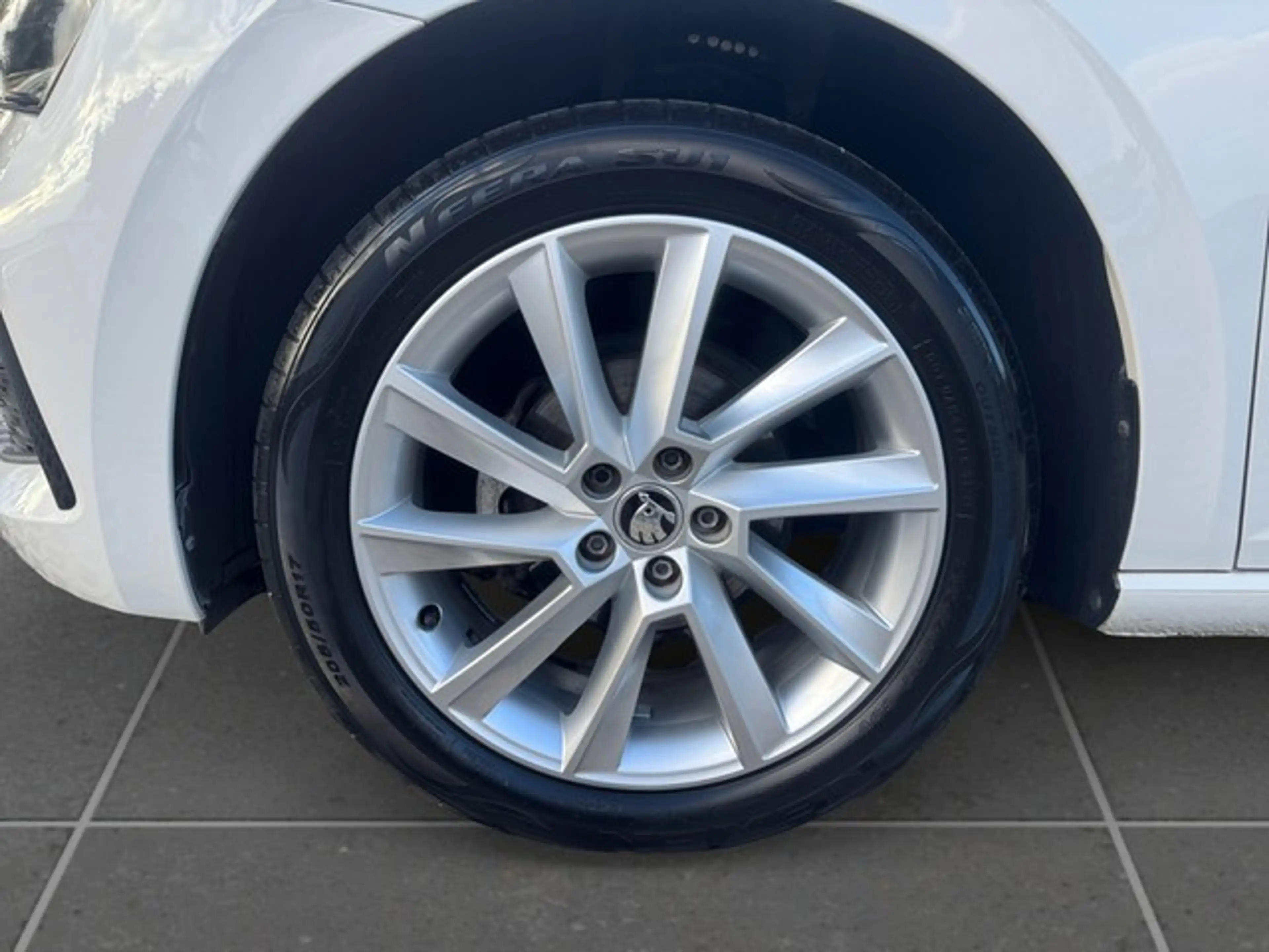 Skoda Scala 1.0TGI G-TEC Style+LED+SMARTLINK+EPH++ — photo 9