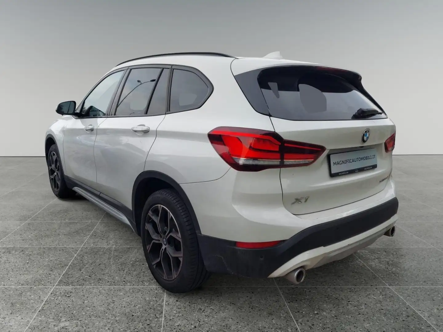 BMW X1 sDrive18d xLine Plus Bianco - 2