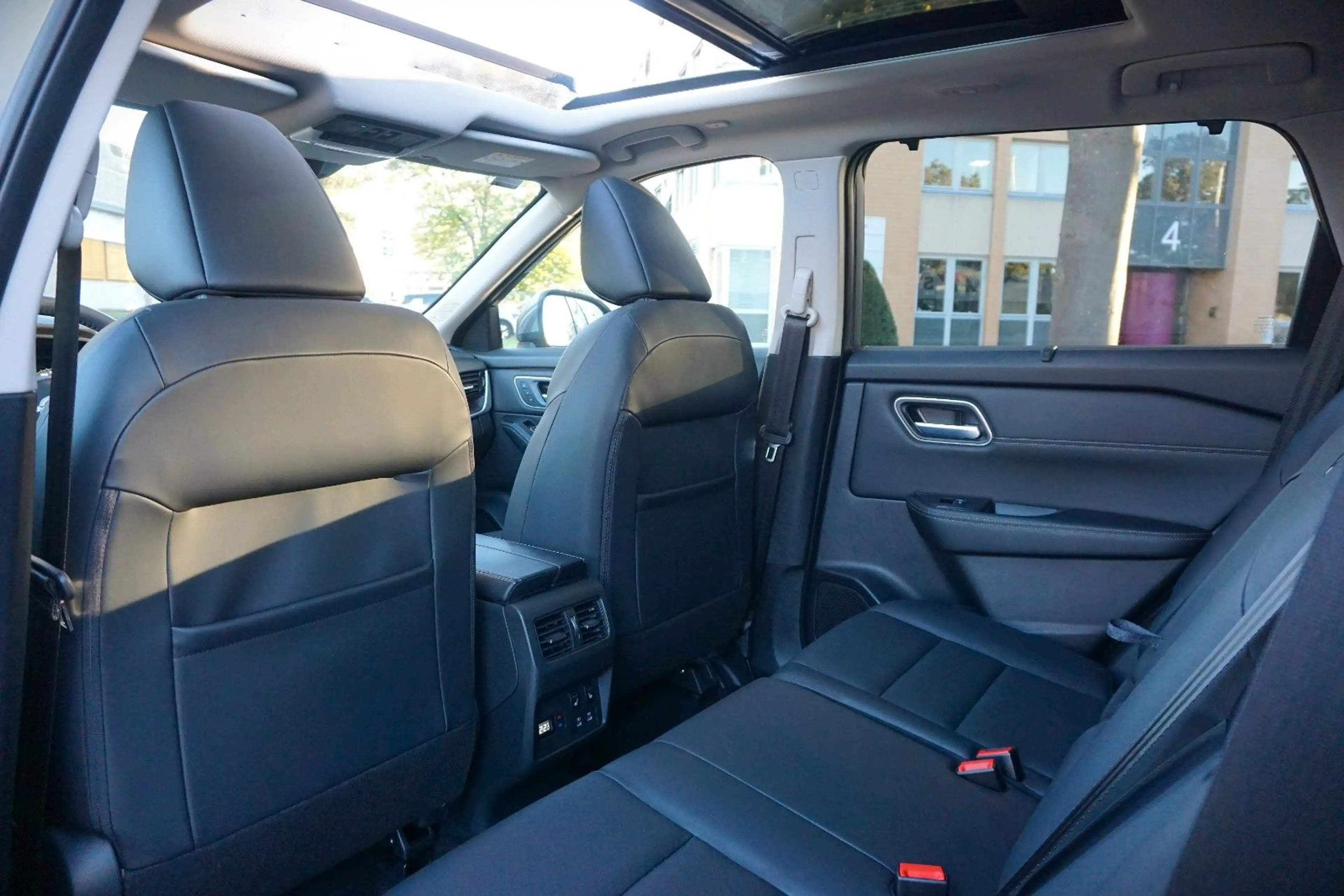 Nissan X-Trail e-Power e-4orce Tekna / Pano./ HUD / B — photo 13
