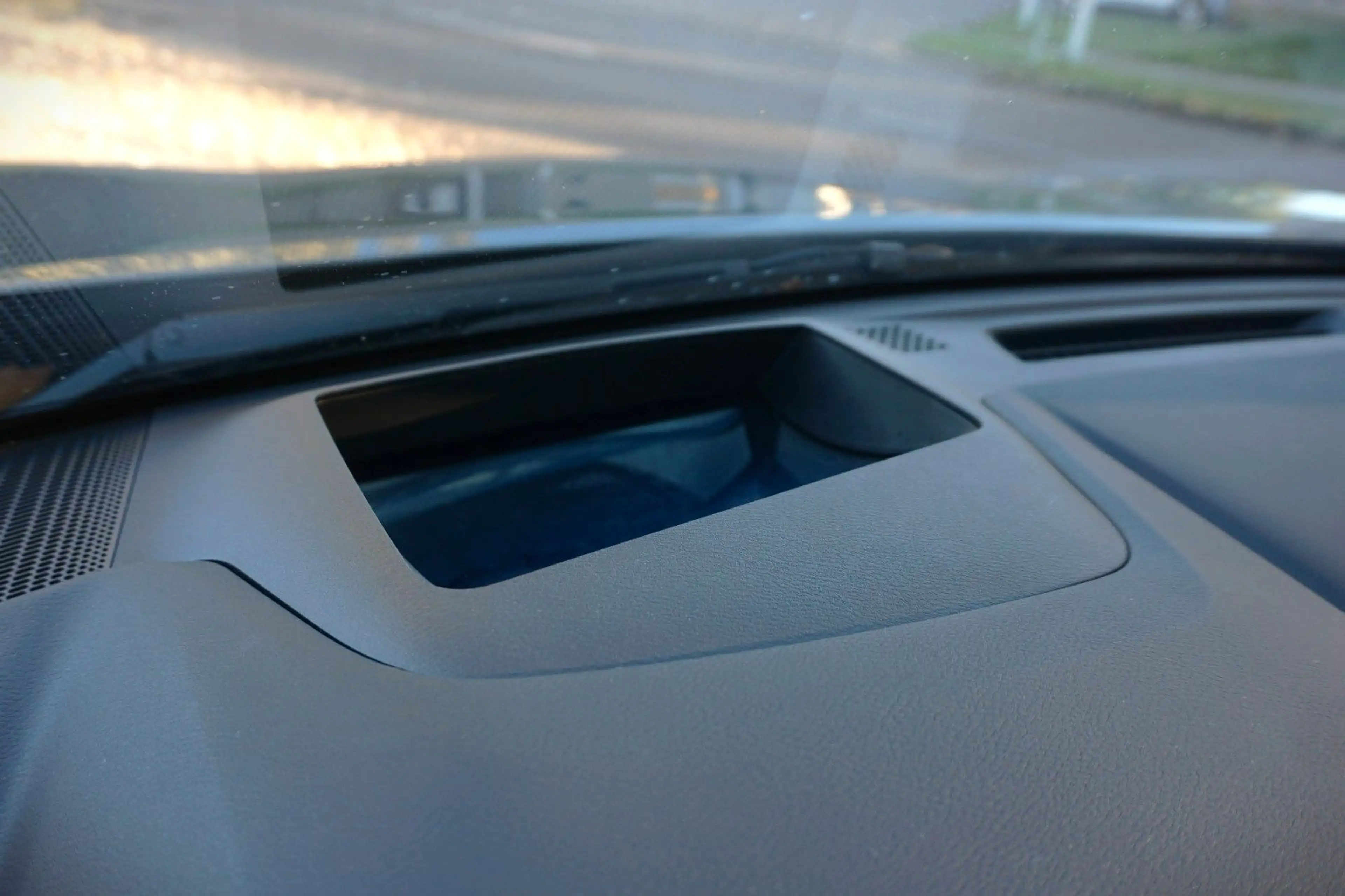 Nissan X-Trail e-Power e-4orce Tekna / Pano./ HUD / B — photo 8