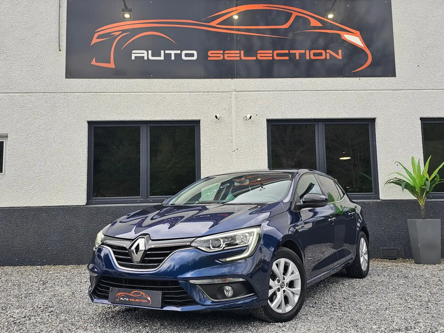 Renault Megane 1.33 TCe Limited Blauw - 1
